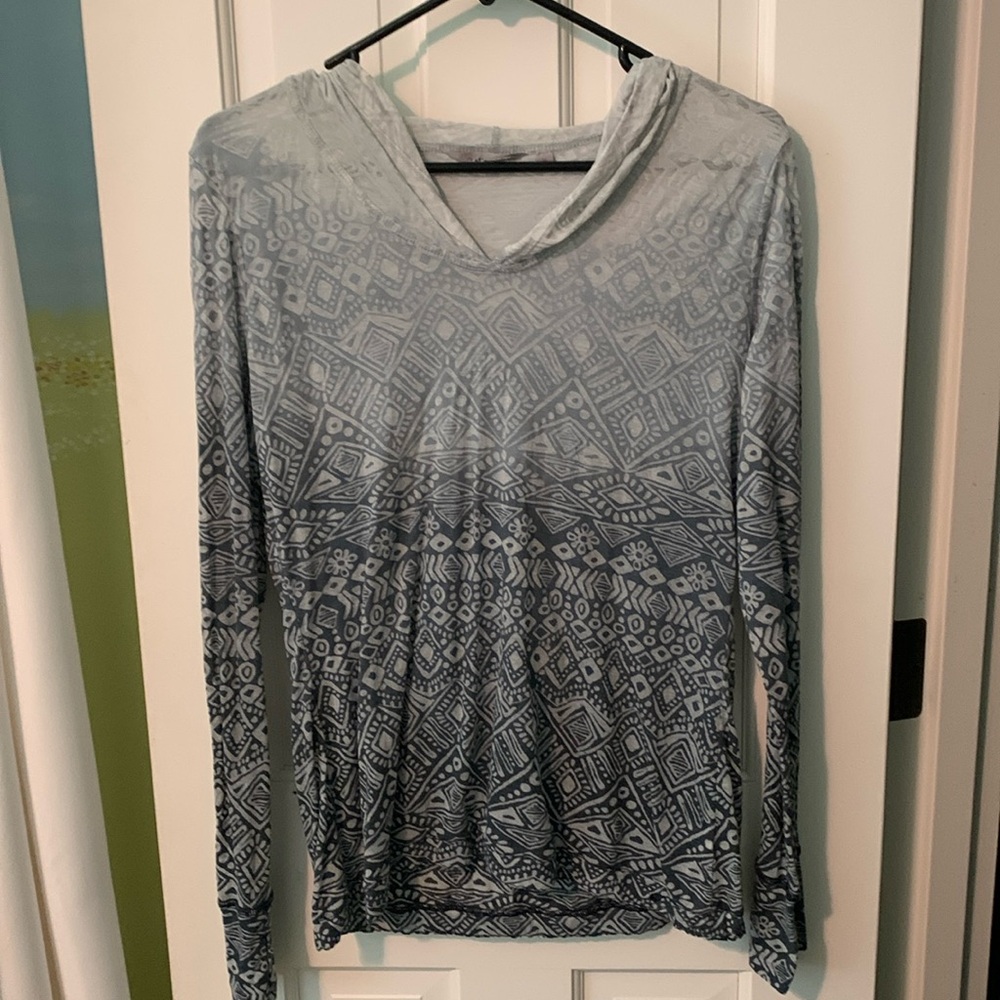 Athleta long sleeve top with hood and thumb holes